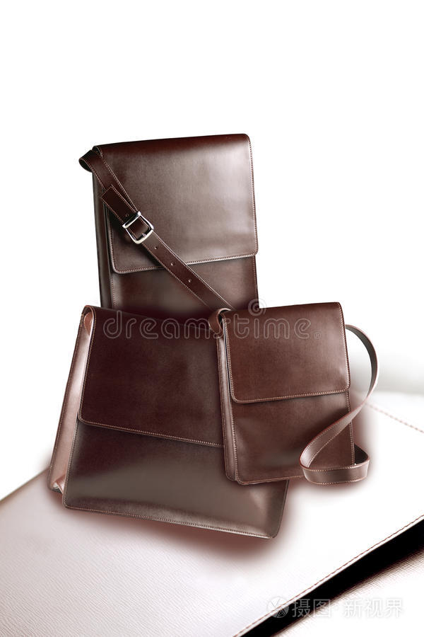 皮革制品 從傳統(tǒng)工藝到現(xiàn)代設(shè)計的華麗轉(zhuǎn)身